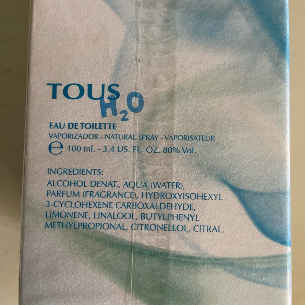 Tous - Picture 3 of 4